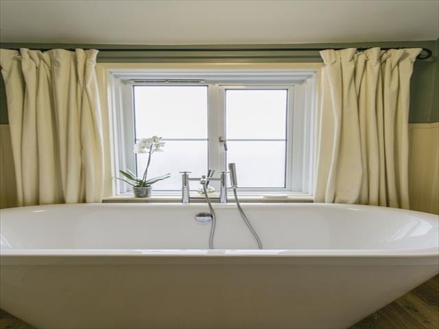  Image of 4 bedroom Cottage for sale in Victoria Street Billingborough Sleaford NG34 at 22 Victoria Street Billingborough Sleaford, NG34 0NX